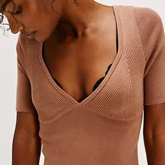 NWOT Free People Teagan Swit 1/4 Short Sleeve Ribbed V-Neck Top Fitted Cropped - Picture 4 of 12